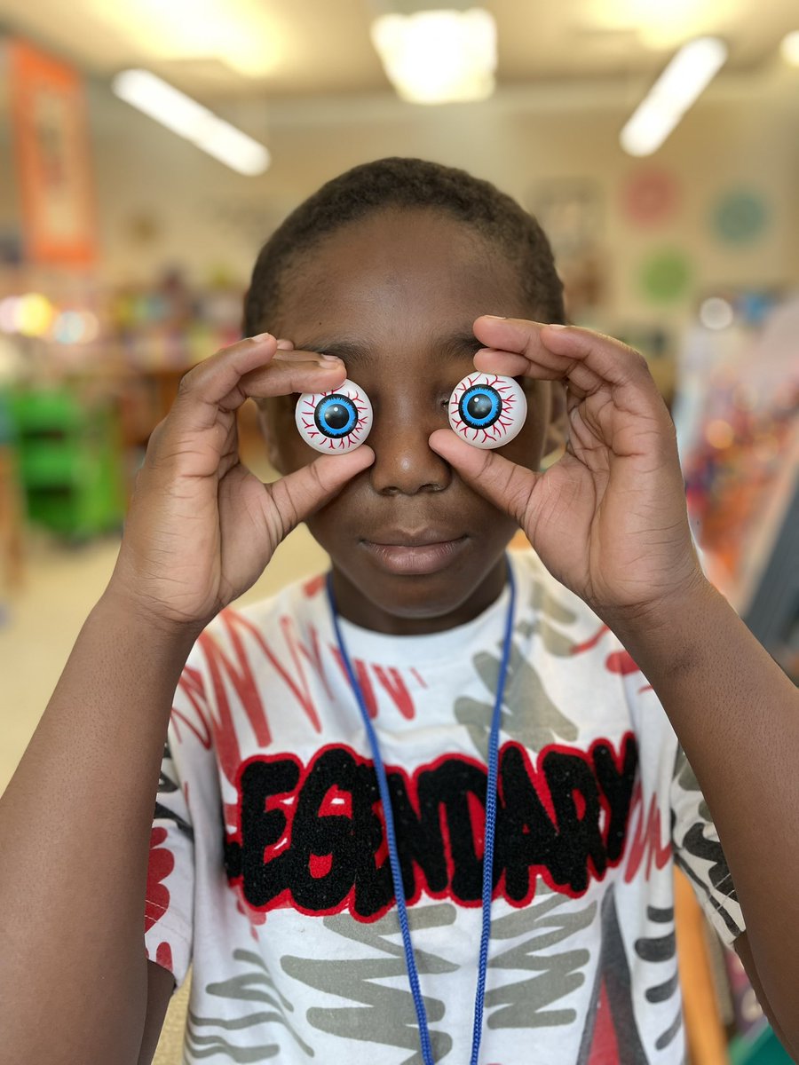NESlibrary's tweet photo. The skeleton hand has been a hit but Mr. Bones and our basket of โchoose a genreโ eyeballs are a close second. Thatโs an impressive split Mr. Bones was doing to start the morning @NorthsideES ๐ #SpookyLibrary https://t.co/tyVinrwhzC