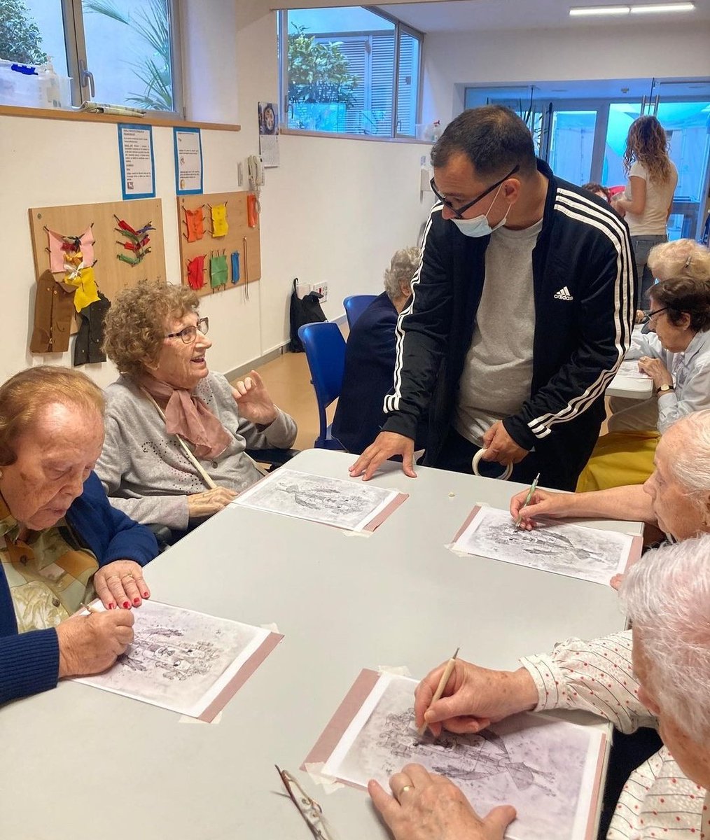 arnau_torrente's tweet photo. Apostar per la contemporaneïtat sense oblidar les arrels, posant en valor el que ens fa singulars, els referents locals i intentant arribar a tothom per tindre una societat més crítica. Això és el que intentem fer cada dia des de l'àrea Cultura. Això és el que hem fet al #Forma https://t.co/UrcXWdBfmi