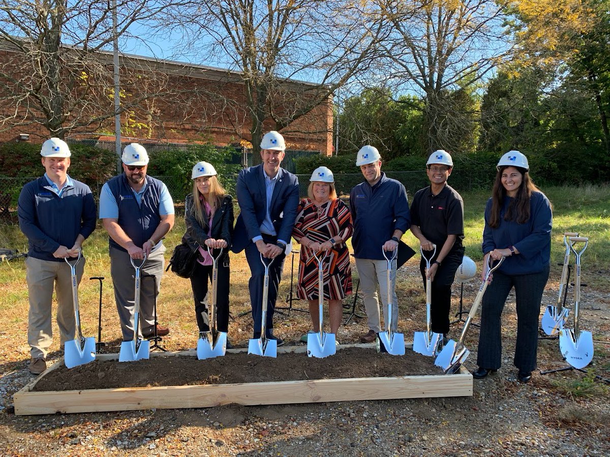BaltCoExec's tweet image. Overdose stats in Baltimore Co. aren’t just numbers — they are our people — and my administration has made combatting the drug epidemic a priority. Proud to stand by @CathyCouncil6 and Robby Stempler as ground was broken this morning for Hygea Healthcare’s inpatient detox center.