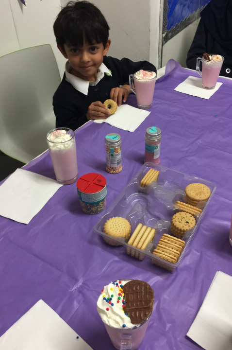 LutonOakwood's tweet photo. Some of our amazing 'Stars of the Week!' having their Hot Chocolate Friday! Well done for being fantastic role models in school! ☕️💫✨⭐️#staroftheweek #rolemodel #character #excellence https://t.co/1I1o1GQ4Xg