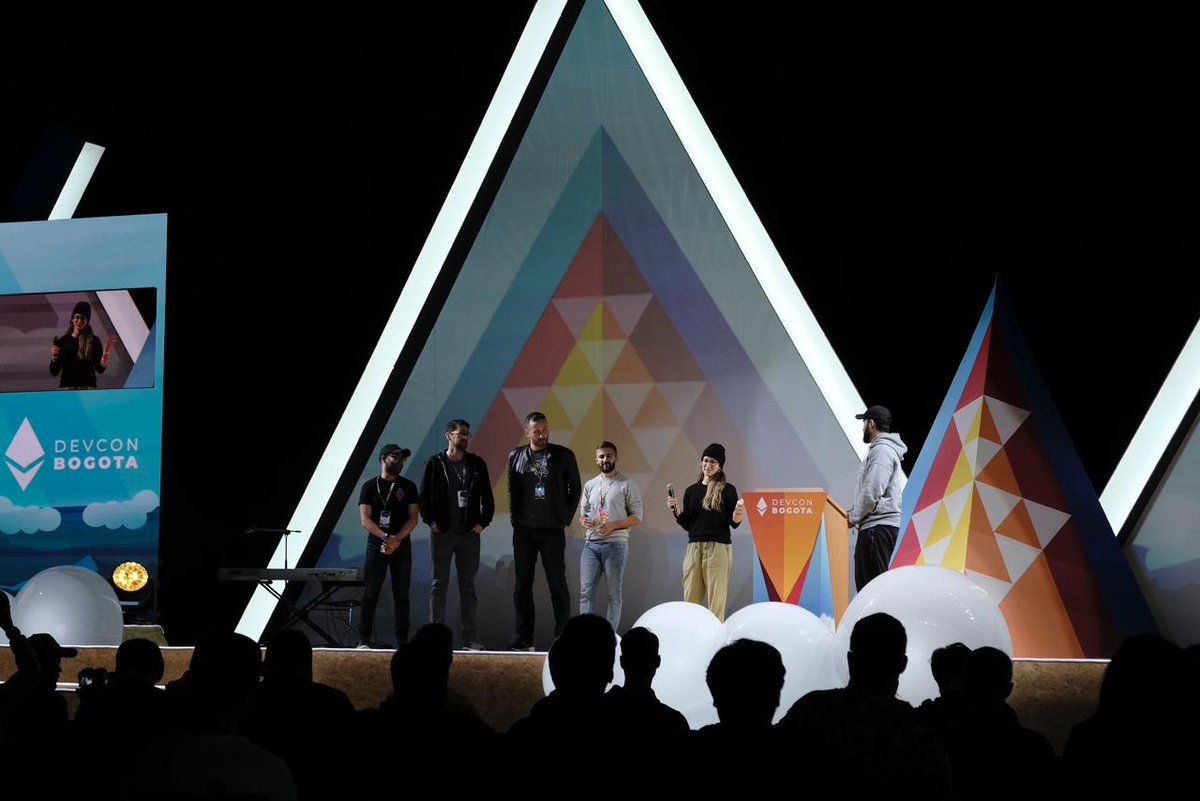 EFDevcon's tweet image. And the DEVA Award winners are…

🐴 The Trojan Unicorn: @ensdomains
🧑‍🏫 Ethereum Educator:  #speedrunethereum 
🦄 Cypherpunk: Nominees redacted for security purposes
💻’ Ya’ll really thought we wouldn’t’: The Merge

Congrats &amp;amp; thanks for all the work you do. 🎉