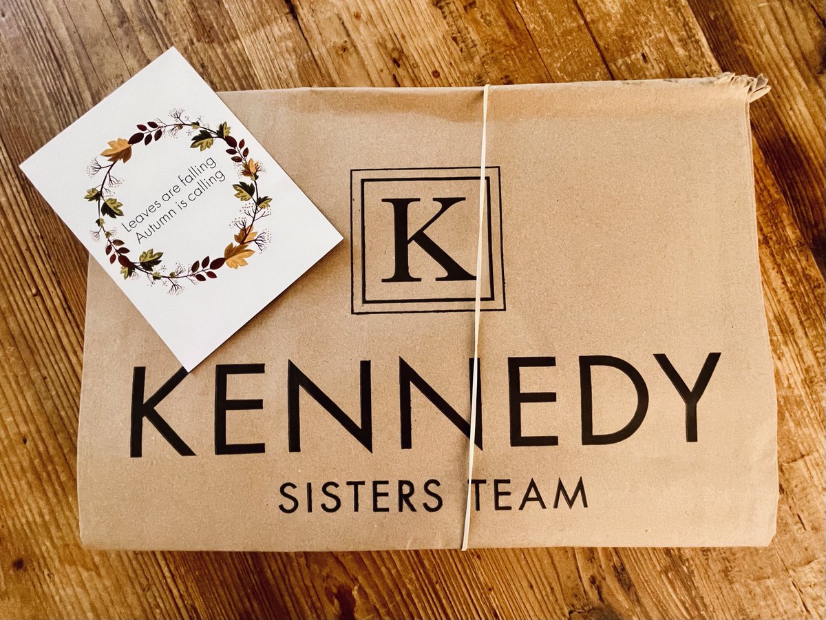 Leaves are falling, autumn is calling! Loving this paper leaf bag design for <a href="/kennedysisterRE/">Kennedy Sisters Team</a> 🍂🍁 Makes yard work a little more fun, don’t you think?

#PrintSpecialists #PrintDesign #CreativePrint #DigitalPrint #FallDesignIdeas #FallDesign #AutumnLeaves #Leafbags