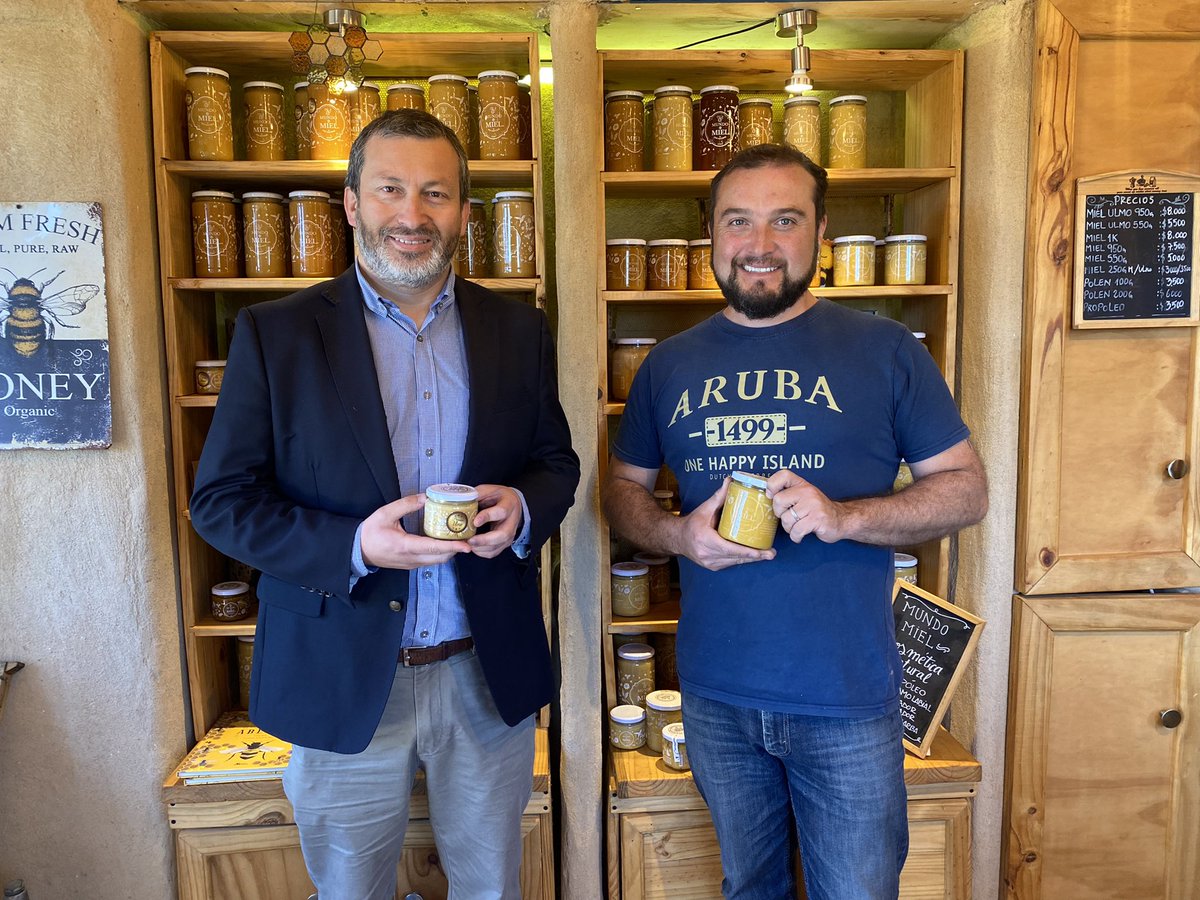 Hoy en la comuna de  #Litueche directores de <a href="/Corfo/">Corfo</a> <a href="/osc_avila/">Óscar Ávila Méndez.</a> <a href="/SERCOTECSexta/">Sercotec O'Higgins</a> <a href="/carrenoleo/">Leandro Carreno</a> y <a href="/ProChile/">ProChile</a> Paulina Valderrama, inauguraron nueva planta de cosecha y envasado de la empresa <a href="/MundoMiel/">MundoMiel</a> del empresario Marco  Soto y que fue apoyada por <a href="/Corfo/">Corfo</a> <a href="/sercotec/">Sercotec Web Tasarım</a> y <a href="/ProChile_Oh/">ProChile O'Higgins</a> 🐝🍯