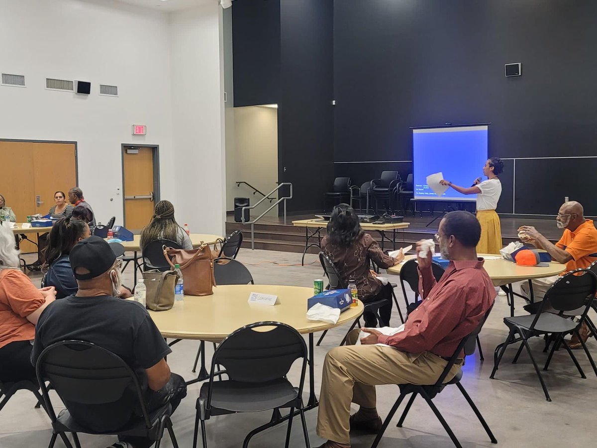 An engaged community brings us closer to #flood and #extremeheat resilience. Trinity Houston Gardens has been hard hit by #extremeweather events. This week residents shared stories with the #R4C team that will inform the design of future resilience solutions in their community.