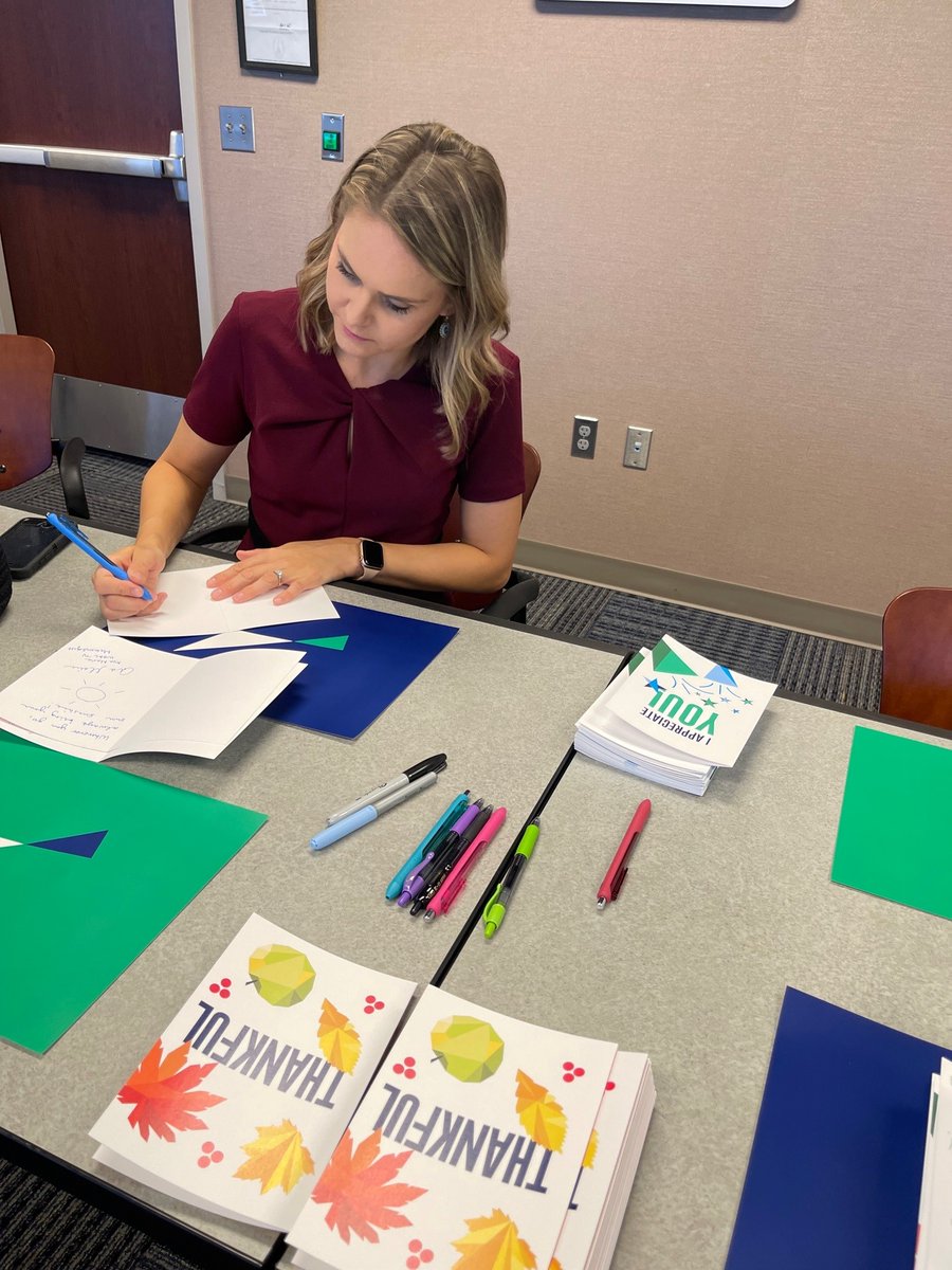 secuMD's tweet photo. SECU joined @wbaltv11 in their Day of Kindness today! They spent time writing kindness cards for local 1st responders &amp; teachers, and painting kindness rocks to spread through the community. (We even saw @JNNewtWBAL, @AvaWBAL &amp; @MindyWbal getting in on the action!) #secukindness https://t.co/e1WEcr63c0