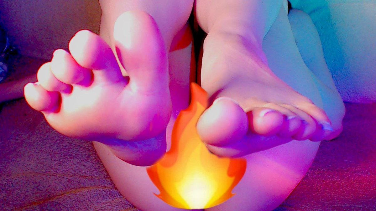 S_sashapOF's tweet photo. Hey guys! Will you come watch my stream today?

#rtfeet #feet  #toes #soles https://t.co/TNFP6v7Wy5