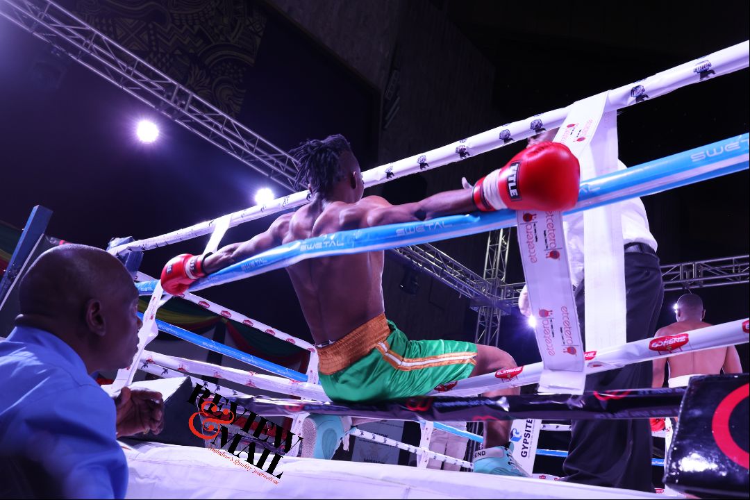 RuwaNews's tweet image. #2nd_Bout.

Evans 'Vanso' Usaiwevhu from the Charles Manyuchi Boxing Academy defeated Adonia Abraham in a welter weight none title fight.

#WBC
#TakeMoney