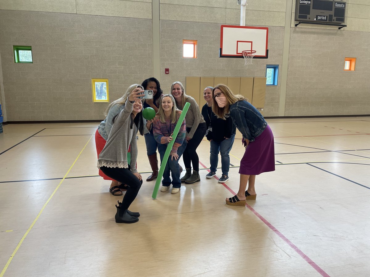 Estabrook School tweet media