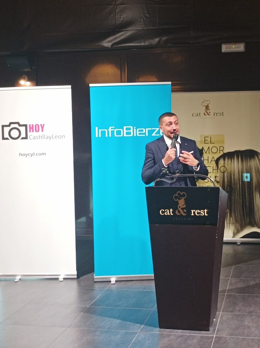 ➡️El presidente del <a href="/cel_leon/">CEL León</a> , <a href="/juliocealva/">Julio Cesar</a> , el vicesecretario de la asociación, José Manuel Casado, el vicepresidente, Silvino Abella, y los vocales María del Pilar Peique y Felipe Álvarez, acudieron al 15 aniversario de <a href="/Infobierzo/">InfoBierzo.com</a> 🗞️ 

¡Felicidades!🪅 

#CelEmpresas #leonesp