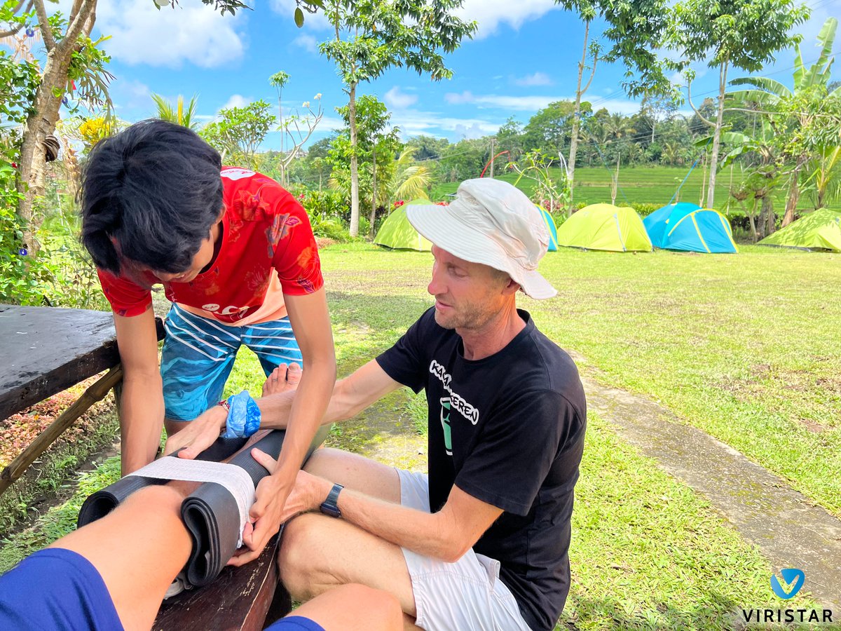 Viristar’s wilderness first aid training in Bali Indonesia, in cooperation with Green School Bali and @wildmed ! bit.ly/ViristarMed #wildernessfirstaid #WFR #wildernessfirstresponder #WFR #wildernessmedicine #outdoorsafety #wildernessriskmanagement #outdoorrisk #firstaid