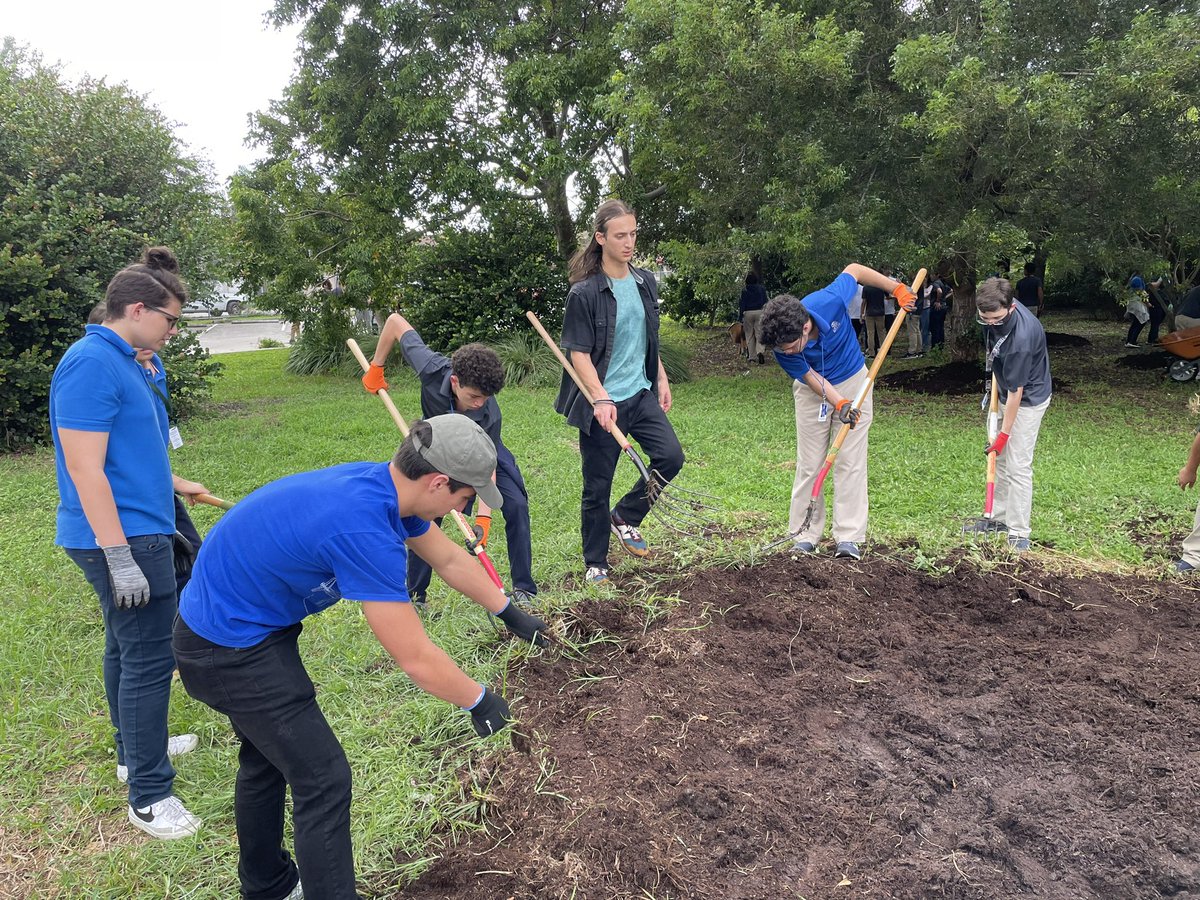 andrewkearns64's tweet photo. Almost 60 @josemartimast students stayed after school on Friday for our #GreenClub work day! Both mulch piles were exhausted and we finished early as thunder started to rumble. 😃🌿⛈️ #mast2223 @MDCPSNorth @FairchildGarden @fl_native_plant @DadeFNPS @flawildflowers @OrchidSTEMLab https://t.co/JTcVVRrmGt
