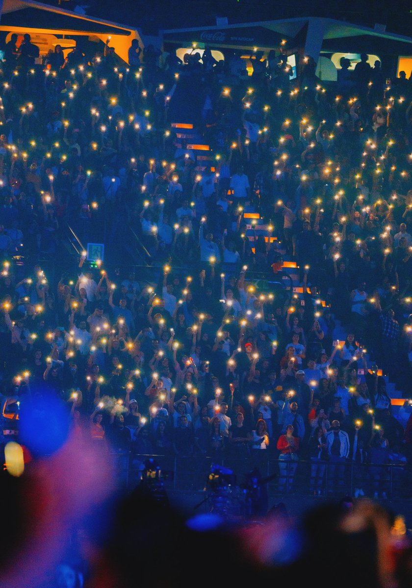 daddy_yankee's tweet photo. Noches épicas 🔥🐐 #LaUltimaVueltaWorldTour https://t.co/O4ZbAK2Kpz