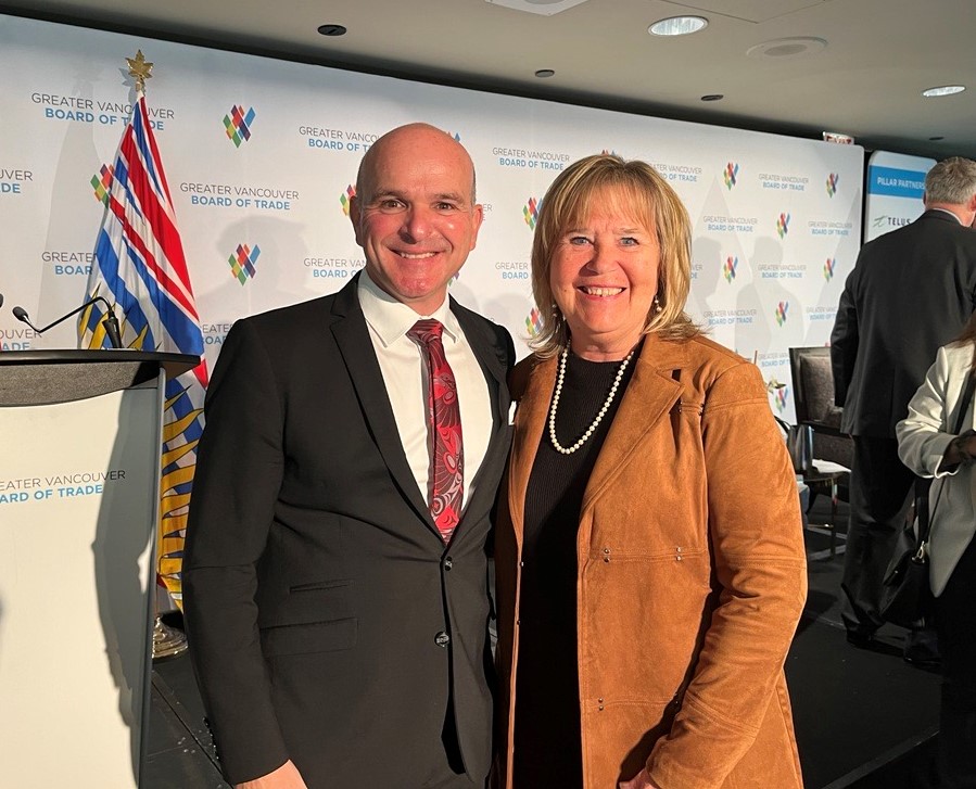 bchotelassoc's tweet photo. BCHA President and CEO, Ingrid Jarrett, joined Hon. @R_Boissonnault, Minister of Tourism, today for a session detailing the renewal of the Federal Tourism Growth Strategy. Thank you for your collaboration and for sharing you vision with us Minister Boissonnault. #StayBC https://t.co/QjtNJ1DIGE