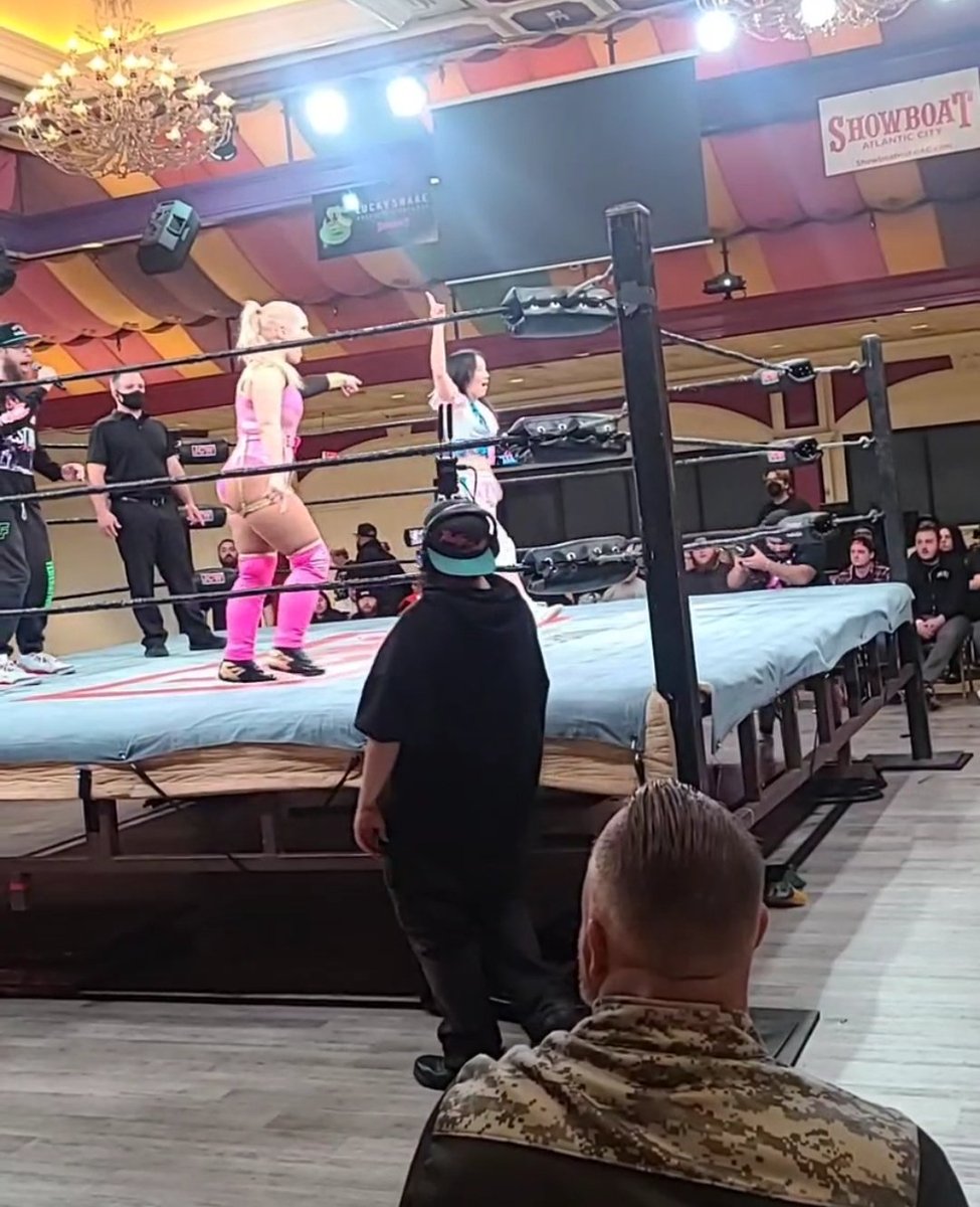 ZOATLeveillee98's tweet photo. The next match from #JCWWORLD I wanna talk about is this tag match #YDNB vs @SumK and @Shazza_McKenzie. Now, while no stranger to 3/4 of the participants, this was my first real exposure to Shazza and boy was I pleased with this performance!!! https://t.co/OqyLq9Z01v
