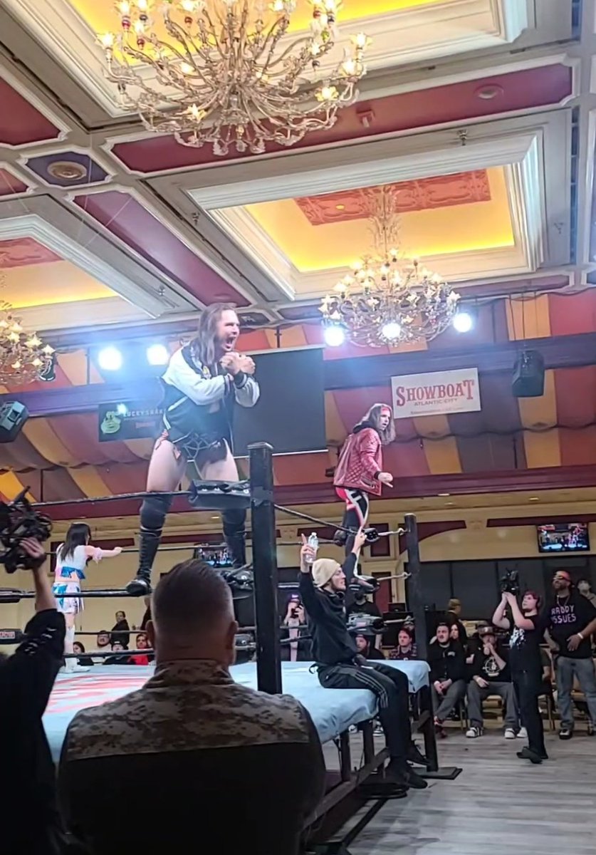 ZOATLeveillee98's tweet photo. The next match from #JCWWORLD I wanna talk about is this tag match #YDNB vs @SumK and @Shazza_McKenzie. Now, while no stranger to 3/4 of the participants, this was my first real exposure to Shazza and boy was I pleased with this performance!!! https://t.co/OqyLq9Z01v