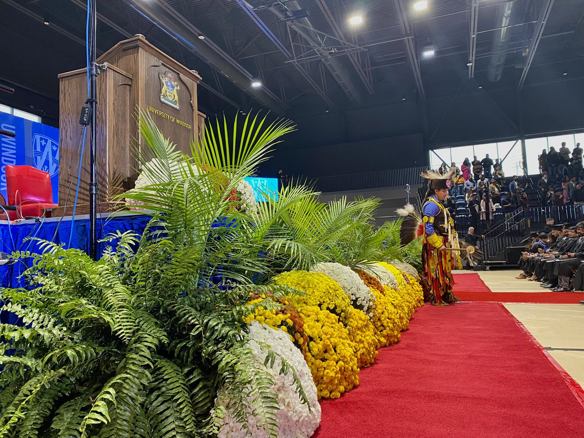 UWindsor's tweet photo. Watch Session 2 of our Fall 2022 Convocation LIVE: https://t.co/CwE6FLwOat

#UWinGrad #UWindsor https://t.co/xgmkO9U0Fx