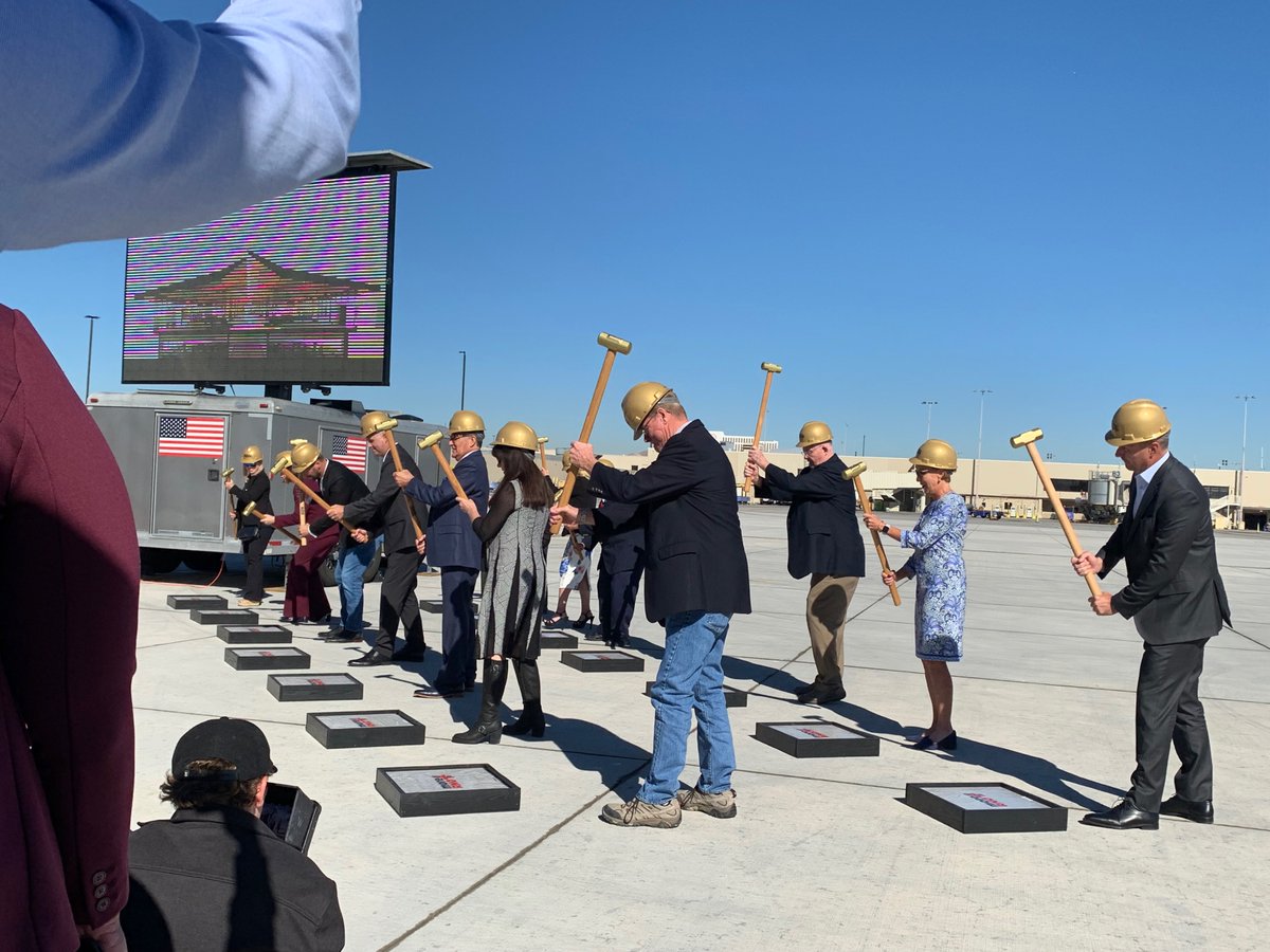 #TeamRosen joined local leaders for the announcement of a $520M upgrade to <a href="/RenoAirport/">Reno-Tahoe Int’l Airport</a>! ✈️

This long-awaited project will improve passenger experience at the Reno-Tahoe International Airport while also creating thousands of jobs and growing our state's economy.
