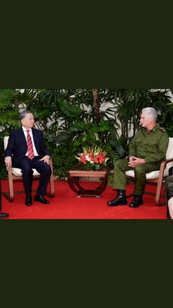 <a href="/DiazCanelB/">Miguel Díaz-Canel Bermúdez</a> recibió  al #MinistrodeSeguridadPublica de #Vietnam #ToLam y a la delegación que lo acompaña en su visita a 🇨🇺, también nuestro Presidente agradeció a la nación asiática por el apoyo brindado a nuestro país 
#dotu #Mayabeque 
#Cuba
#CubaesAmor