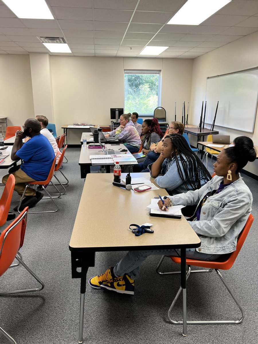 TrevorKWilliams's tweet photo. Math is intentional about refining small group! We collaborated today in PLC about our commitments to be all in for EVERY eagle scholar! #SmallGroupsMatter #Collaboration
@KDussette @MsTDHarrison1 @AmberDevasier @HawksMathamagic @DueittEagles https://t.co/YSZvsS7l96