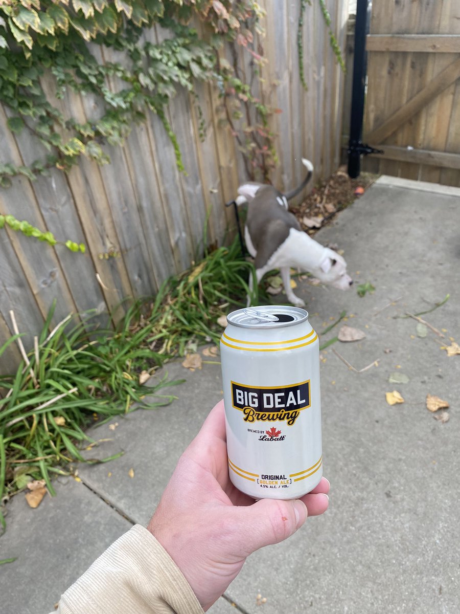 Getting ready for the <a href="/DetroitRedWings/">Detroit Red Wings</a> home opener with a <a href="/bigdealbrew/">bigdeal</a> <a href="/BizNasty2point0/">Paul Bissonnette</a> actually an awesome beer #gowings #detroitredwings #spittinchiclets