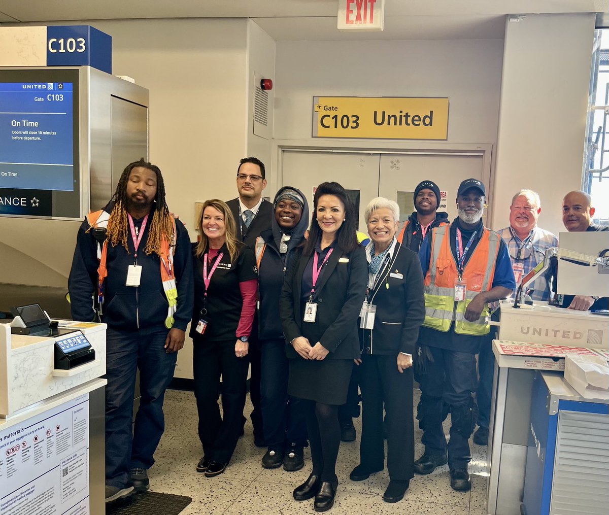 PattiCBell's tweet photo. Winners of TCI weekly competition ATW & BTW morning Shifts. Proud of our hard work and team💯🍕🍕 #unitedConsistencyTeam #Core4Live @MikeHannaUAL @Rodney20148 @CSarkari @KevinSummerlin5 @BsquaredUA https://t.co/id69dytBTL