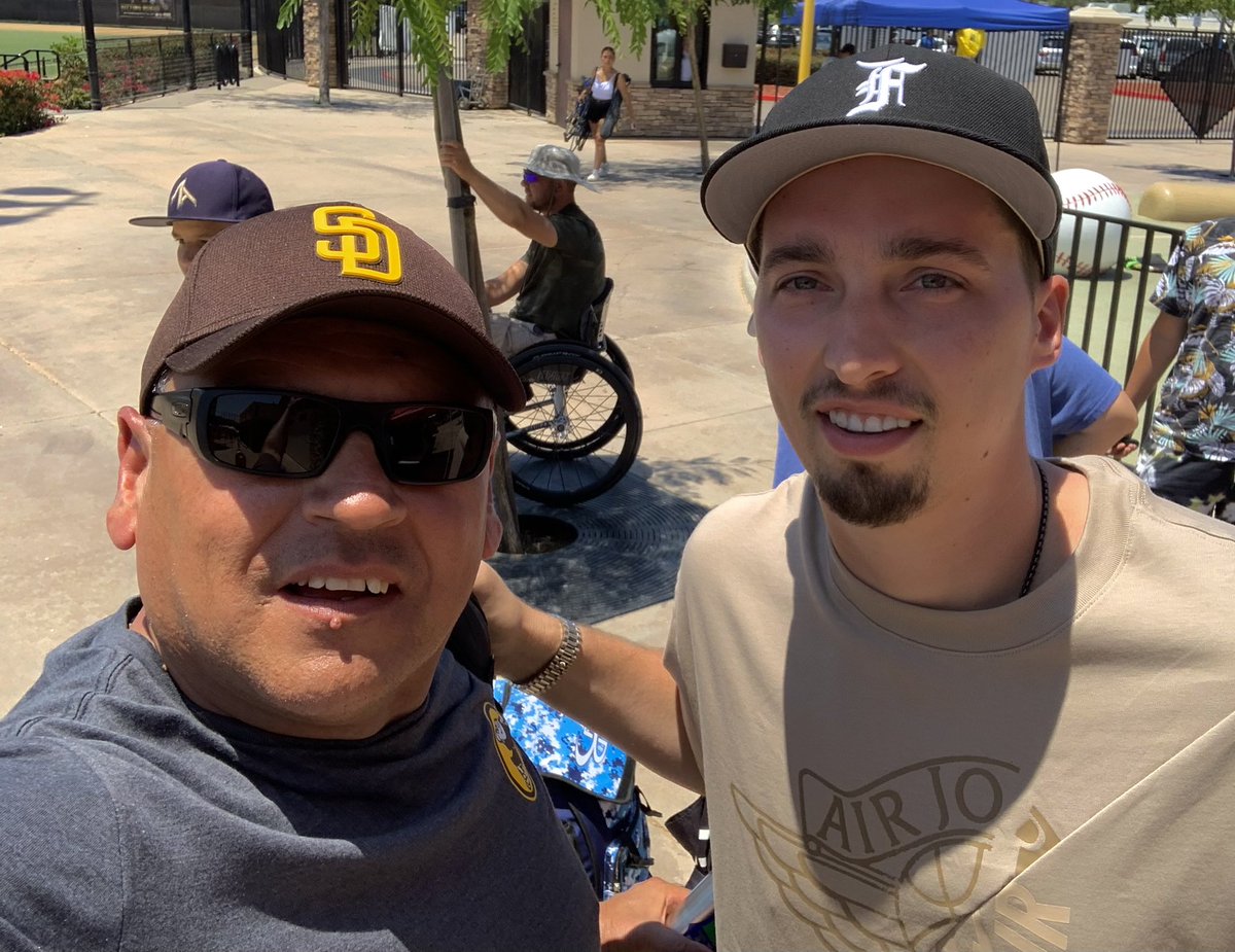 Me,and my boy@snell@snellzilla going to the game tonight.
<a href="/Padres/">San Diego Padres</a> <a href="/PadresViews/">Padres Fans</a> @lfgsd@sdpadres@sandiego@#LFGSD #sandiegopadres
