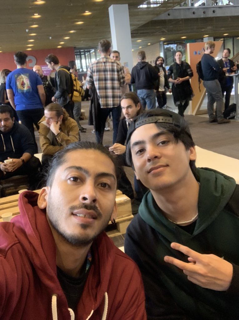 flw_st's tweet photo. Last day @EFDevcon 🔥👁👁 https://t.co/Z5gD4rFimv
