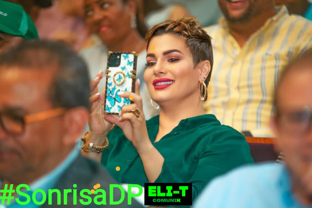 GeorgeMonteroRD's tweet photo. La #FuerzaDelPueblo debe contar  en su #DirecciónPolítica, con mujeres fajadoras incansables y energía inagotable, como lo es @keylaReyna04.

#FPComunica  #KeylaReyna🇩🇴 #EliTComuniK #KeylaReynaEsPueblo. @FPcomunica @LeonelFernandez @omarlfernandez @franklinalm @franklinrod77 https://t.co/L3EL7aBrOF