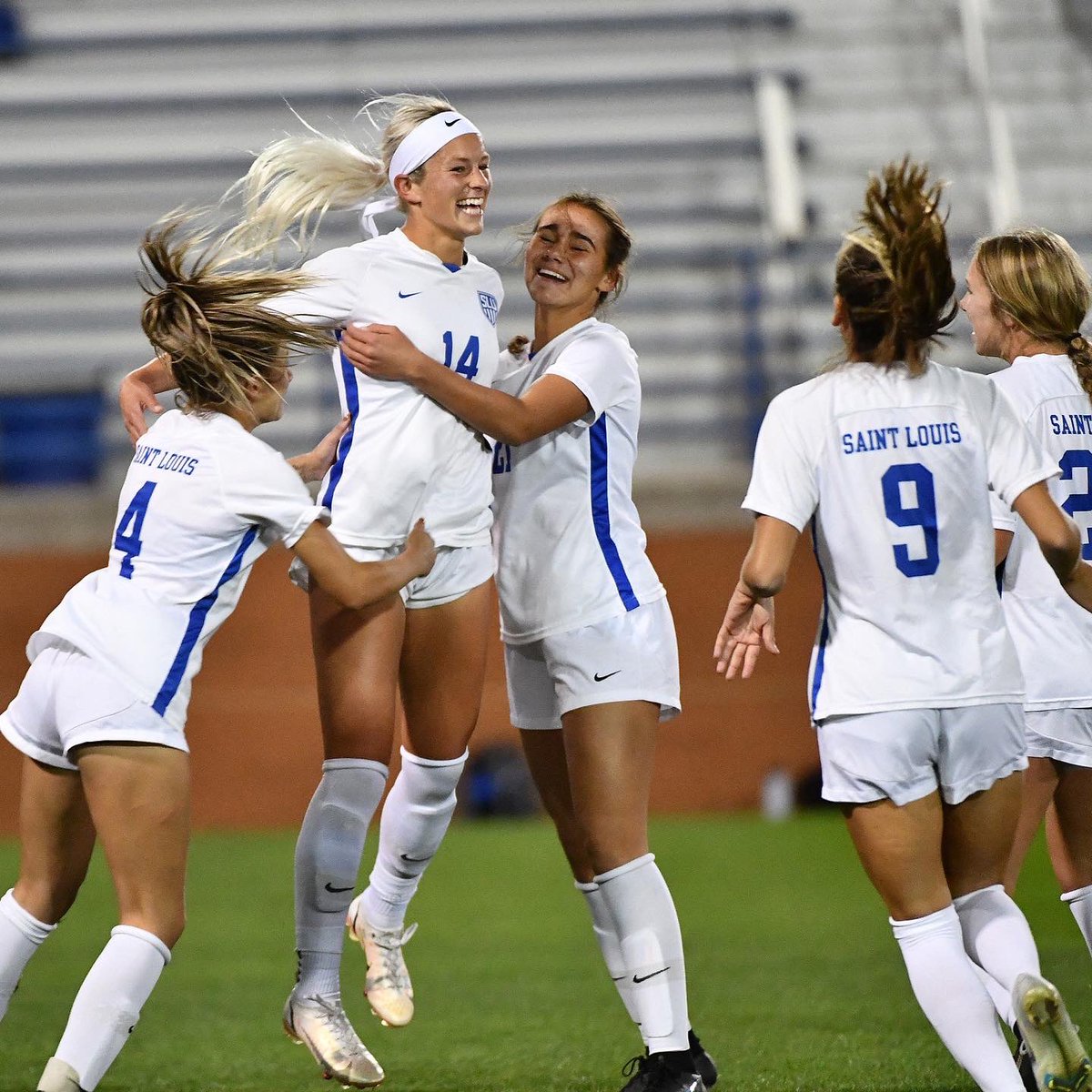 SLUWSoccer's tweet photo. Celebrating Good Times 😁

#HTR #RollBills https://t.co/2Tv8rFhljC