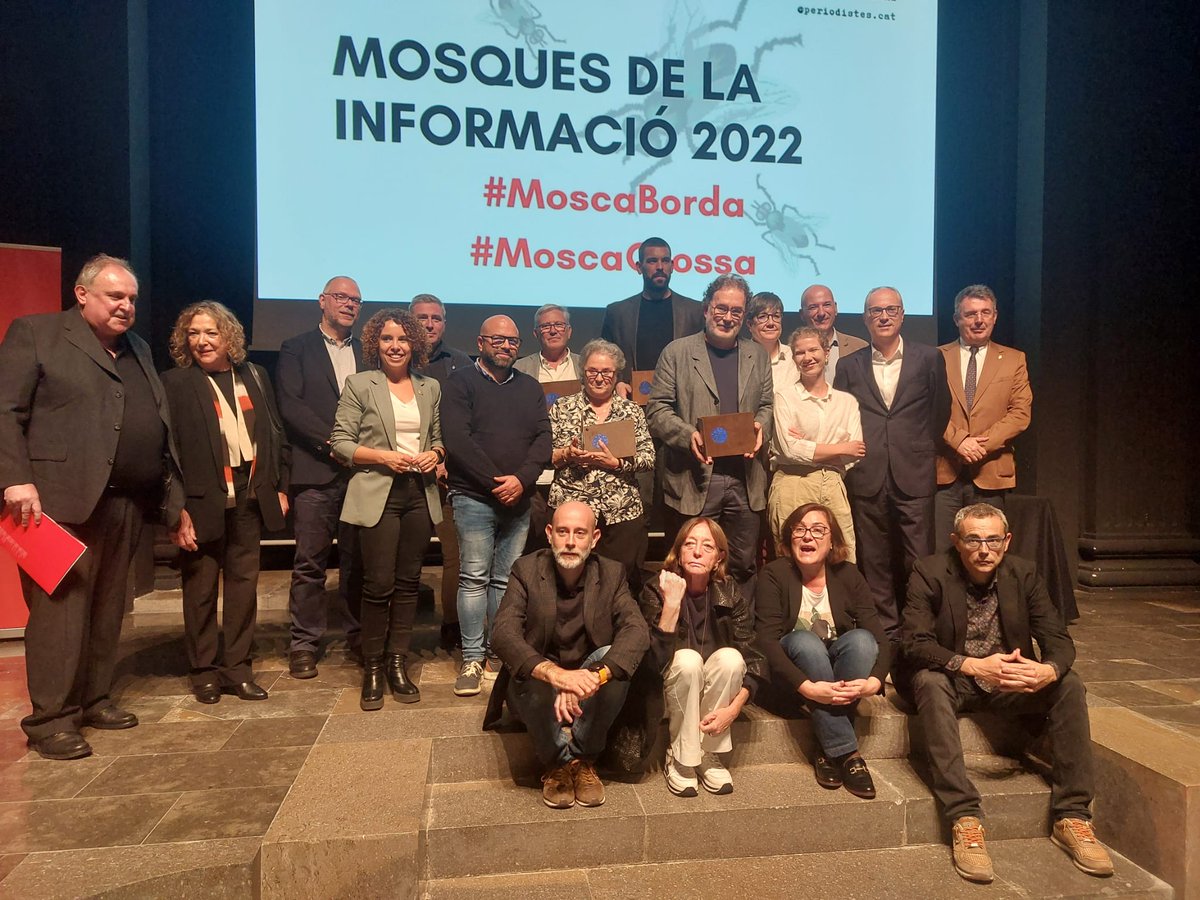 govgirona's tweet photo. L'#AuditoriIrla ha acollit el lliurament de les #Mosques2022 que organitza #CPCGirona @periodistes_cat, la #delegada @laia_co hi ha participat.

👏🏼Enhorabona a les persones guardonades i, en especial, al cap de premsa i protocol de la @gencatgirona @quimllado per la #MoscaGrossa. https://t.co/xLyn8XYwDI