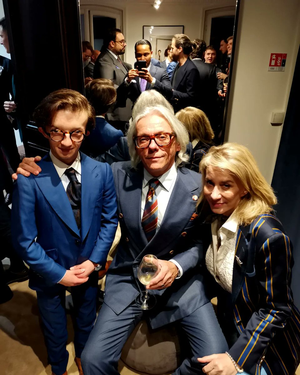 tomlee_inspired's tweet photo. - Yesterday evening at @lanieriofficial trunkshow in Paris -

Tank you all for these mettings.
.
.wearing by @cifonelli_official https://t.co/x70BZDhOT0
