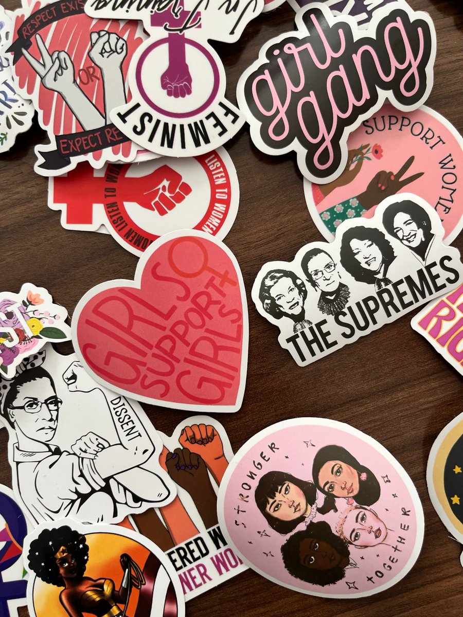 AcademyDevry's tweet photo. Our Women's Empowerment Club hosted a lunch social! Students got to snack and paint while watching Gilmore Girls. Picking out fun and inspiring stickers was another added treat! https://t.co/9AXbu3hLNr