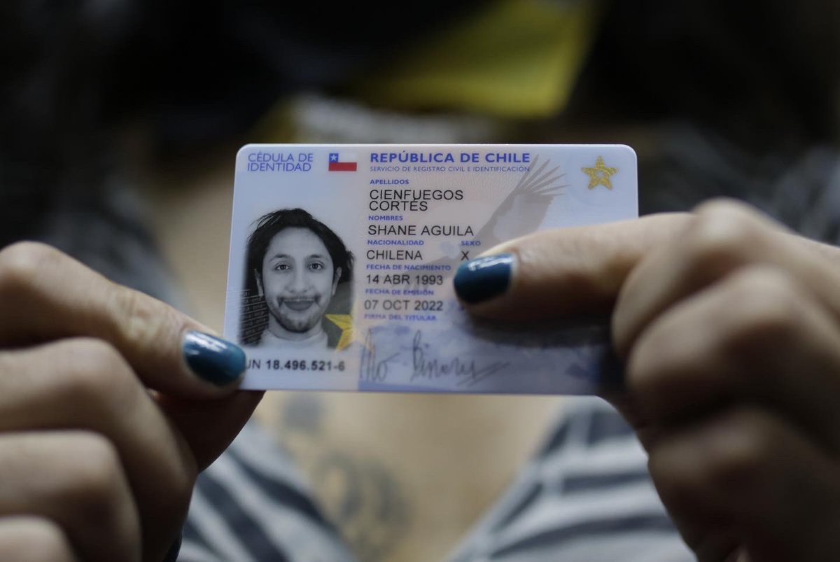 Se ha entregado en Chile el primer documento de identidad a una persona no binaria en el país.