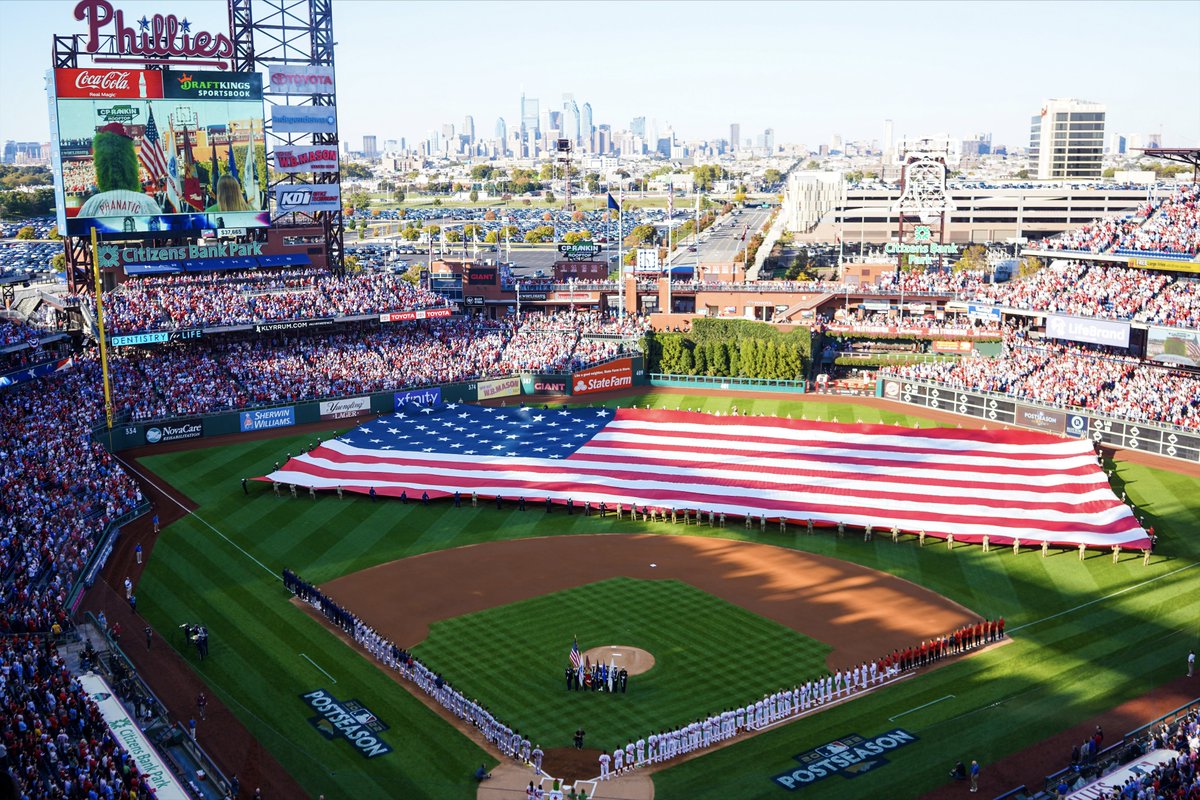 MLB's tweet photo. #Postseason baseball in Philly. 😍 https://t.co/oVxCySsdfL