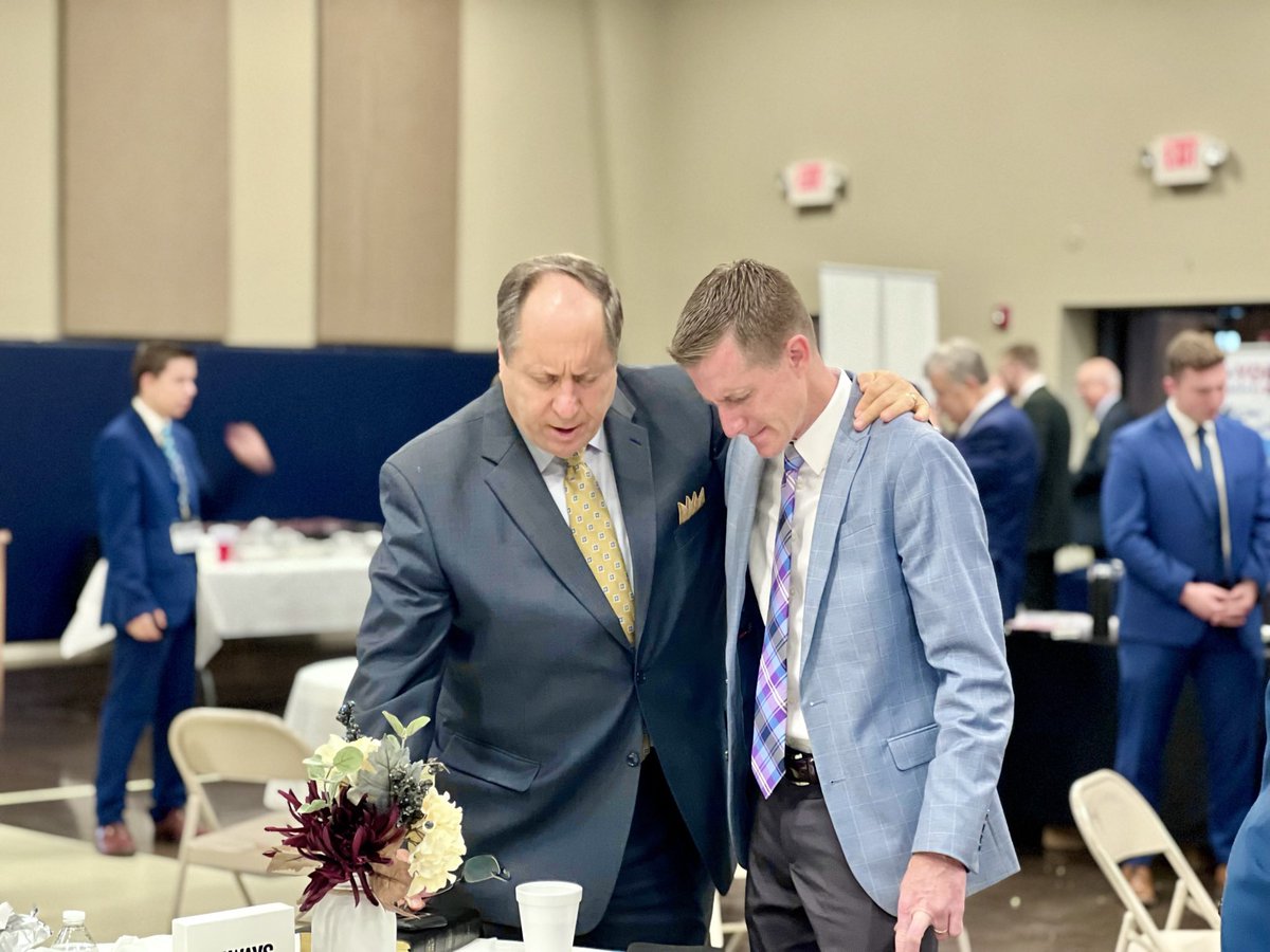 PastorTimCruse's tweet photo. We enjoyed a special prayer time before the Wednesday am service with older pastors praying and connecting with younger pastors for encouragement. Pastors Prayer Breakfast again next year in Murfreesboro at Franklin Road Baptist Church October 9-11.
#Southwide22 #AlwaysAbounding https://t.co/EXbmcFivlj