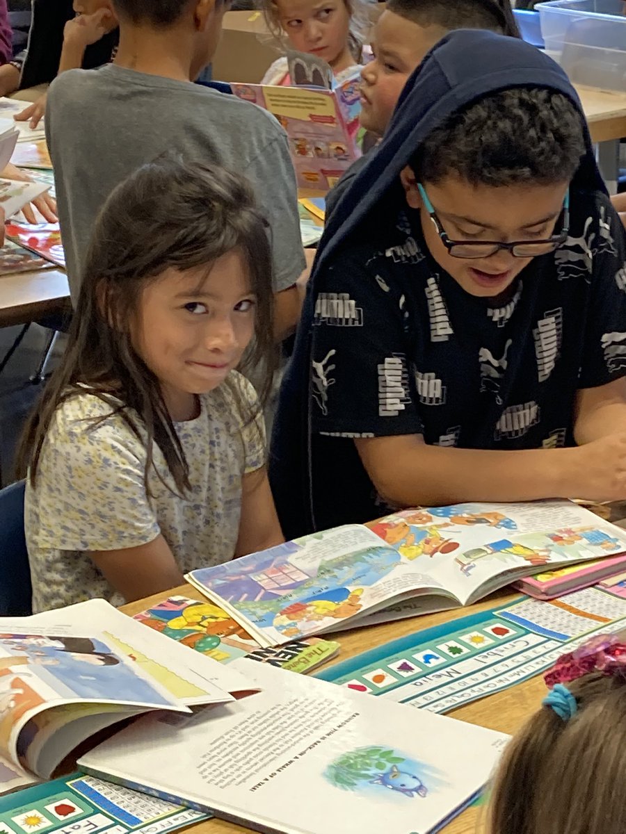 MsRuttenbergFH's tweet photo. We LOVED our new book buddies!! #fhhighlights https://t.co/lJhs0VcJTc