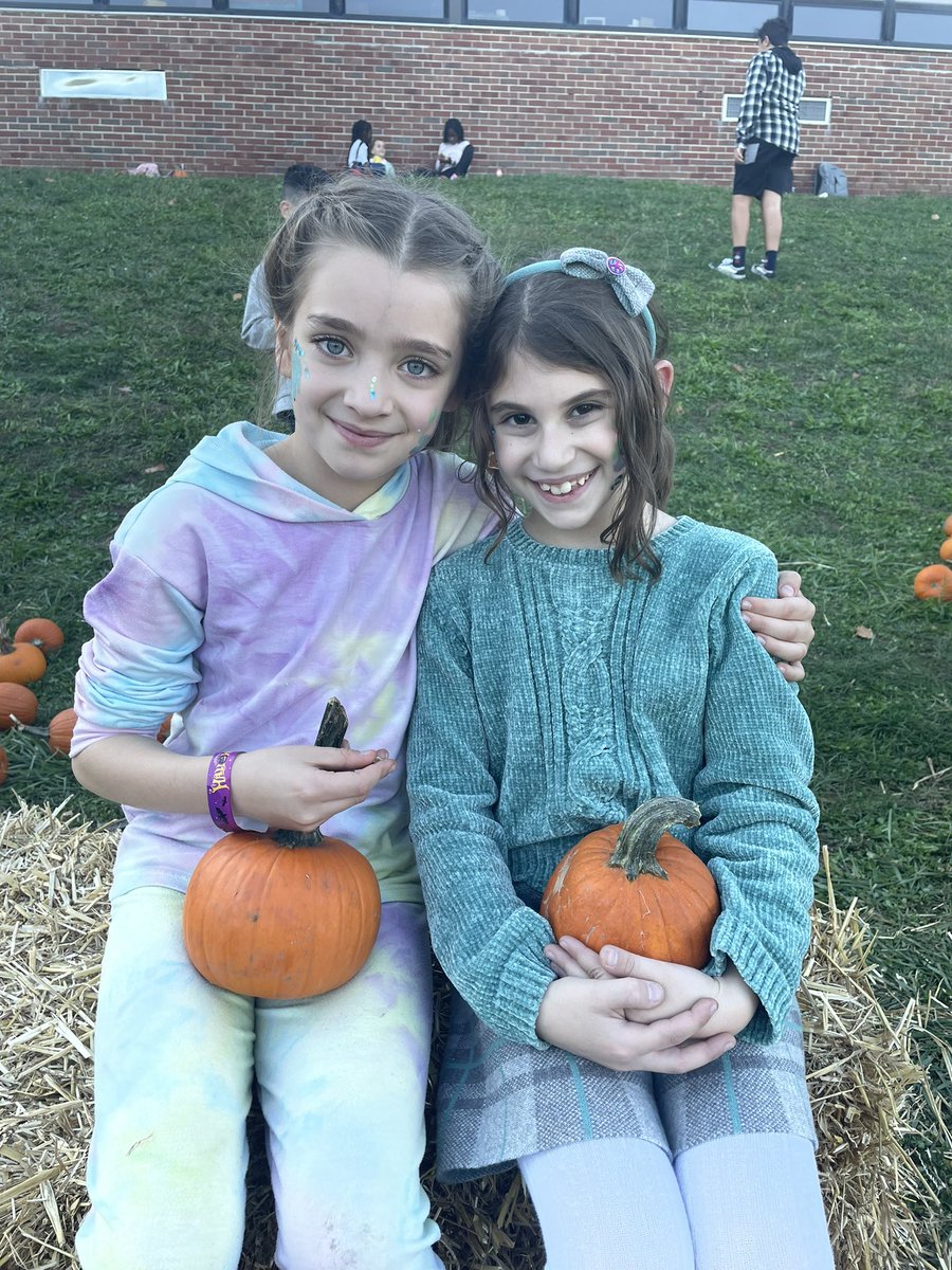 HenryBMilnes's tweet photo. Fun times at the Fall Festival! Pie throwing was our favorite! Thank you to our amazing PTA and volunteers who made this event so successful! https://t.co/uGnzUvxiTn