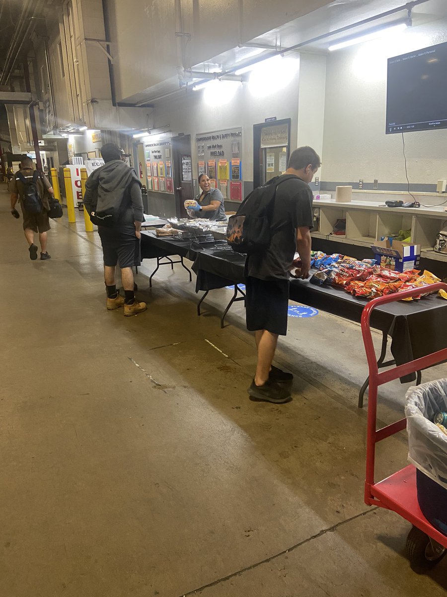 mattjmcandela's tweet photo. Had an amazing time today in #UPSAnaheim while we did a #safety24_7 bbq. Teaching our employees about #nearmiss and #upssafety. 
#upspreload #deliverwhatmatters #teamanaheim #weareups #socalsous #inclusionstartswithI #upser #upsers #YouBelongAtUPS #upsnewhires #NowHiring https://t.co/p68SqnG5Tz