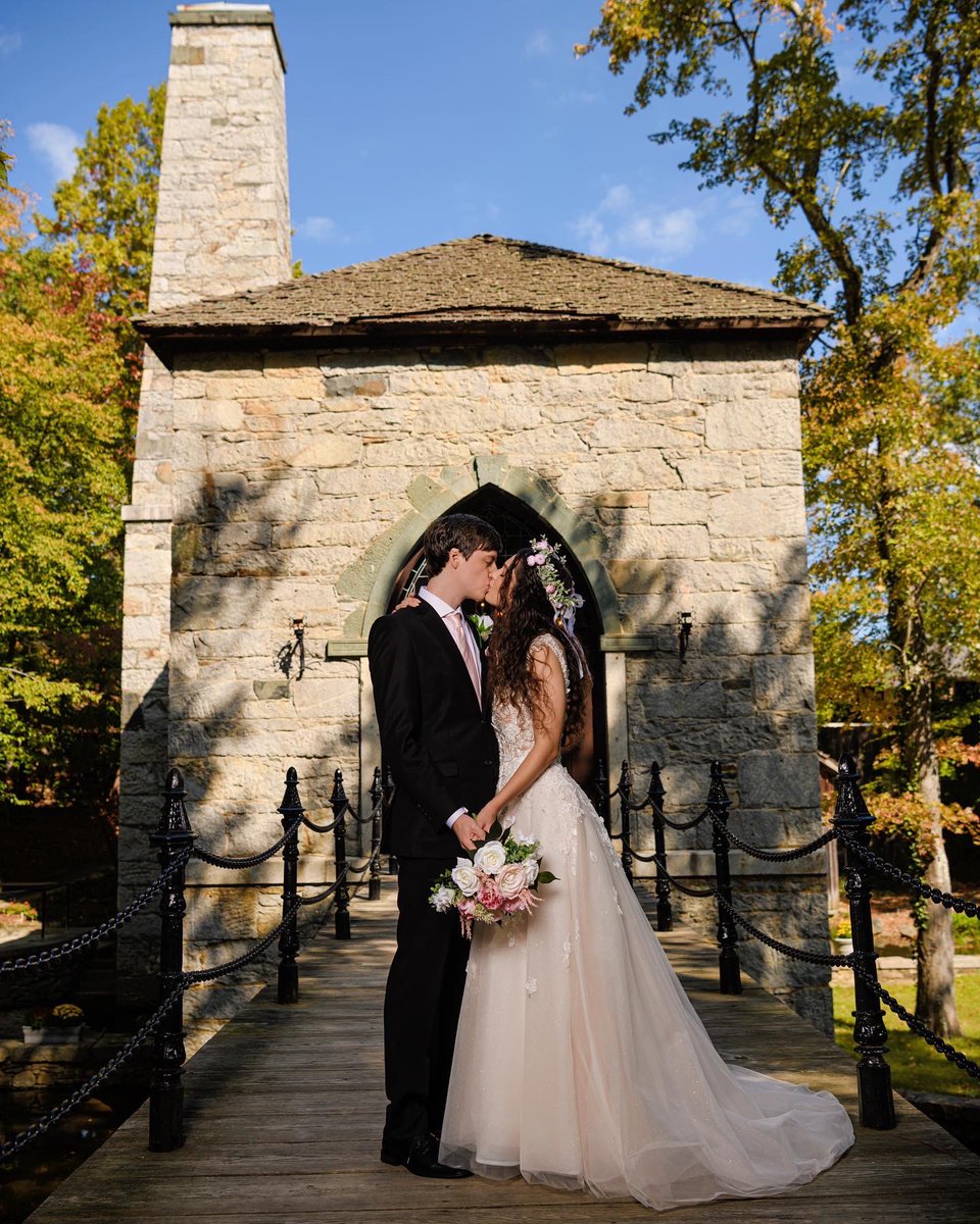 gall_leigh's tweet photo. Thanks to Brian Anthony photography for our fairytale pictures 💖🏰 https://t.co/cx9opRKTzo