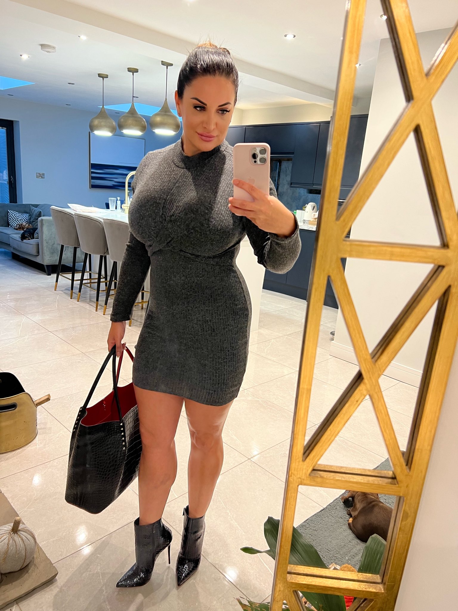 TW Pornstars - 🔥Sophie_Lawson_xx🔥. Twitter. Friday night 💃 🍹. 9:00 PM 