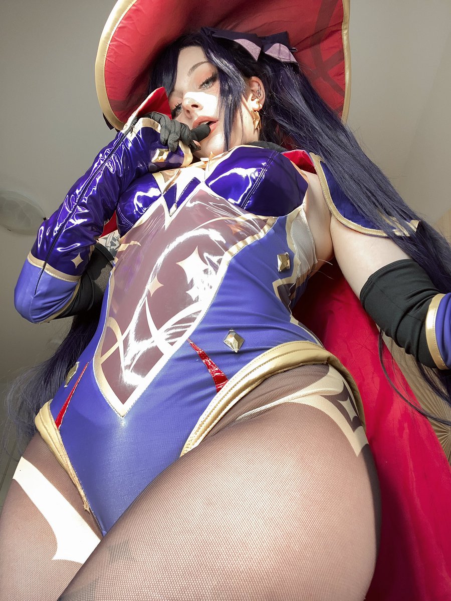 ri_care's tweet photo. Mona thighs ✨✨ https://t.co/v2bkTlDxpH