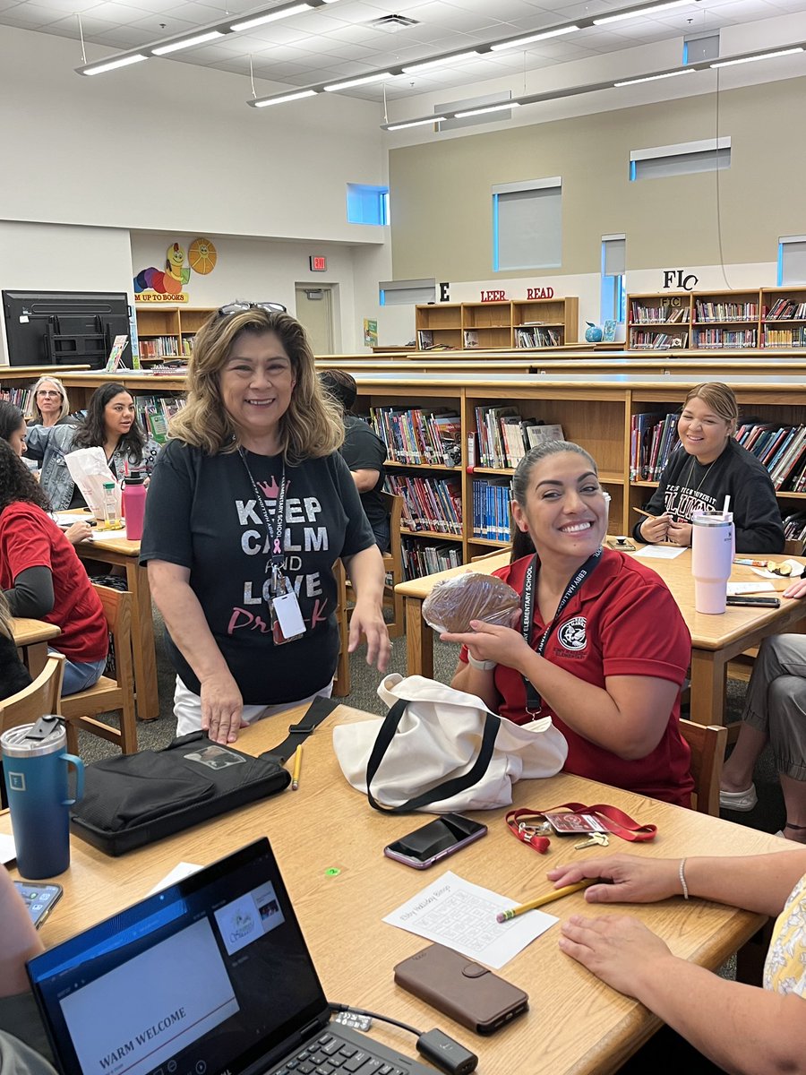 EHES_RedHawks's tweet photo. At Ebby, we believe that culture is apart of the education experience! #CultureMatters @dallasschools @TeamDallasISD @DianaVNunez @DISDSoutheast https://t.co/kpoyoh36Gz