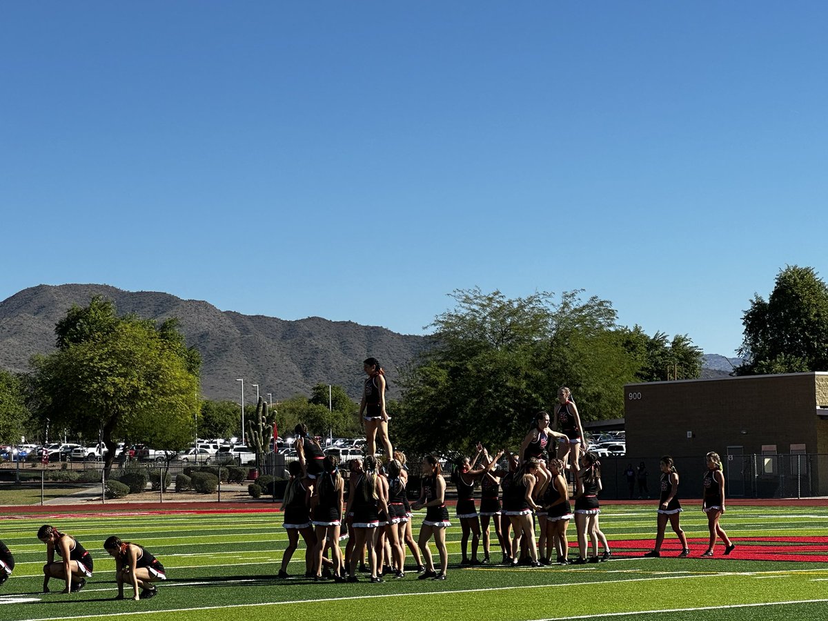 Such an incredible Jaguar day! Parade, assembly, and so much Homecoming fun! See everyone at 7pm for the kickoff! ❤️🖤 Go Jags! @DVUSD @AdminLeadServe @BcJagNation @BCJagsFootball