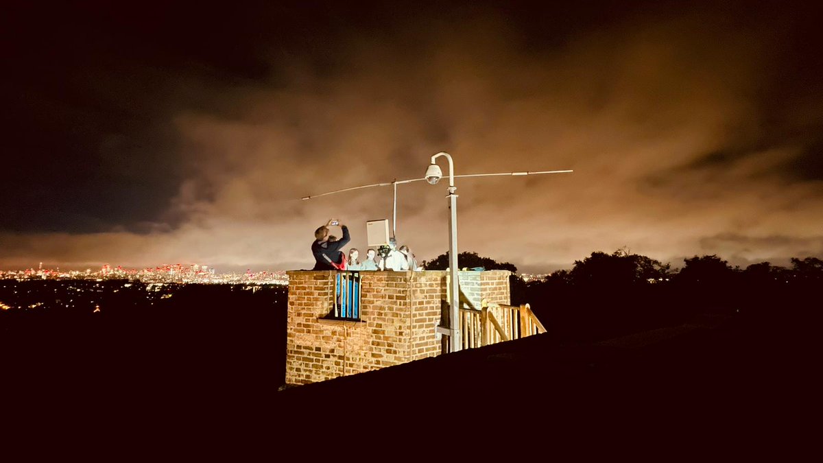 Can you think of a cooler place to get invested into the unit?! We can't! ⚜️
The view from the top of @Severndroog Castle was epic tonight for final preparations for  @JOTAJOTI tomorrow! 

#SeverndroogESU #SeverndroogCastle #jotajoti #scoutpromise