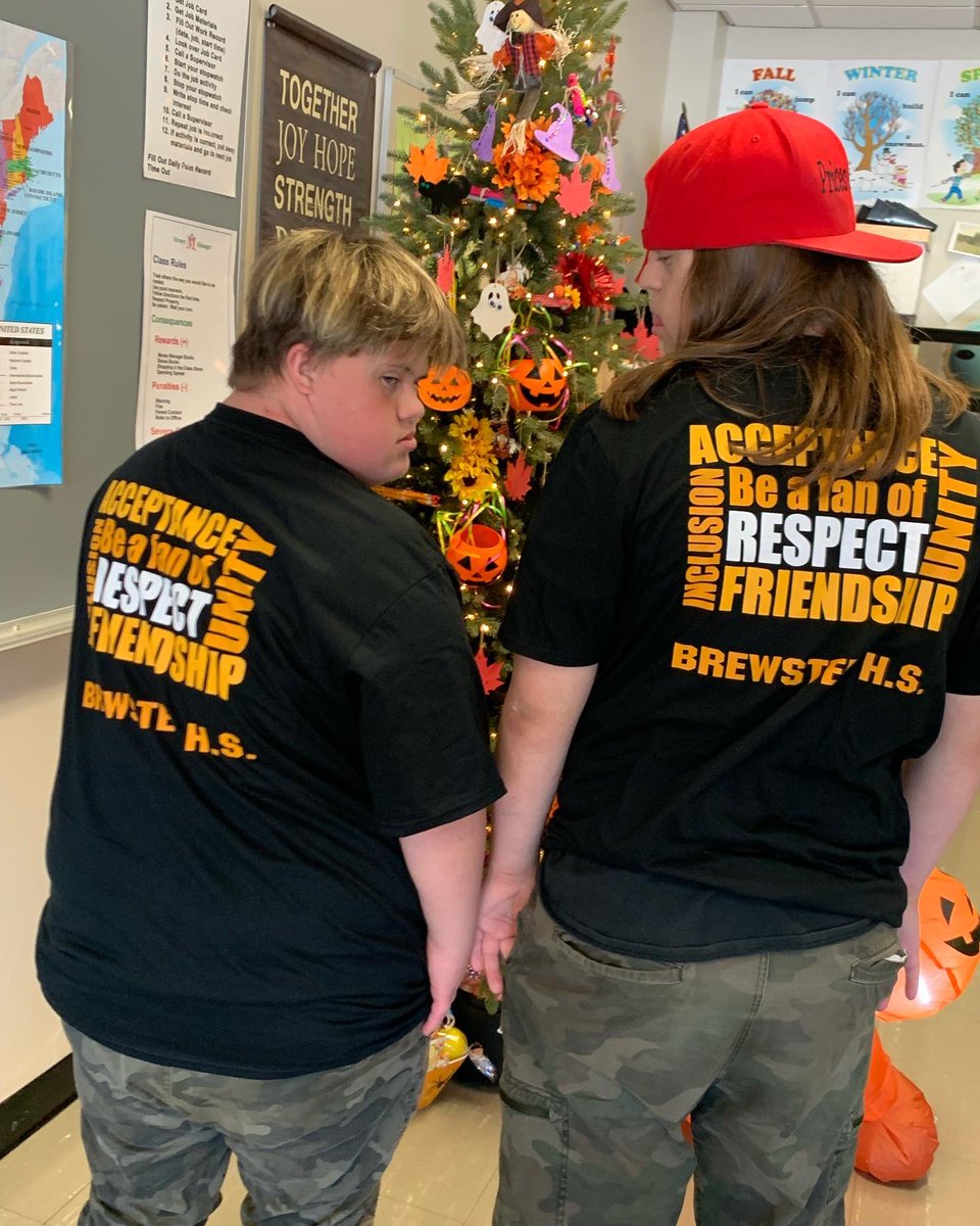 SarahLBarnes47's tweet image. Proud Athletes-Game Face💪🏽🎳🏀Brewster High School Special Olympics Unified Tees came in today!! #ProjectUnify #inclusion #acceptance #unity @bcsd_schneider @BHS_Galgano @BCSD_Athletics @SpecOlympicsNY @UnifiedSportsNY