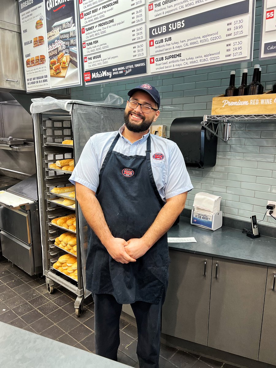 Chris, an employee of @jerseymikes in Lauderhill, FL greeted me like a concierge at a five star hotel then made me feel like I’d been served at a Michelin Star restaurant. Wish everyone took pride in their job like this guy here > bit.ly/givechrisaraise