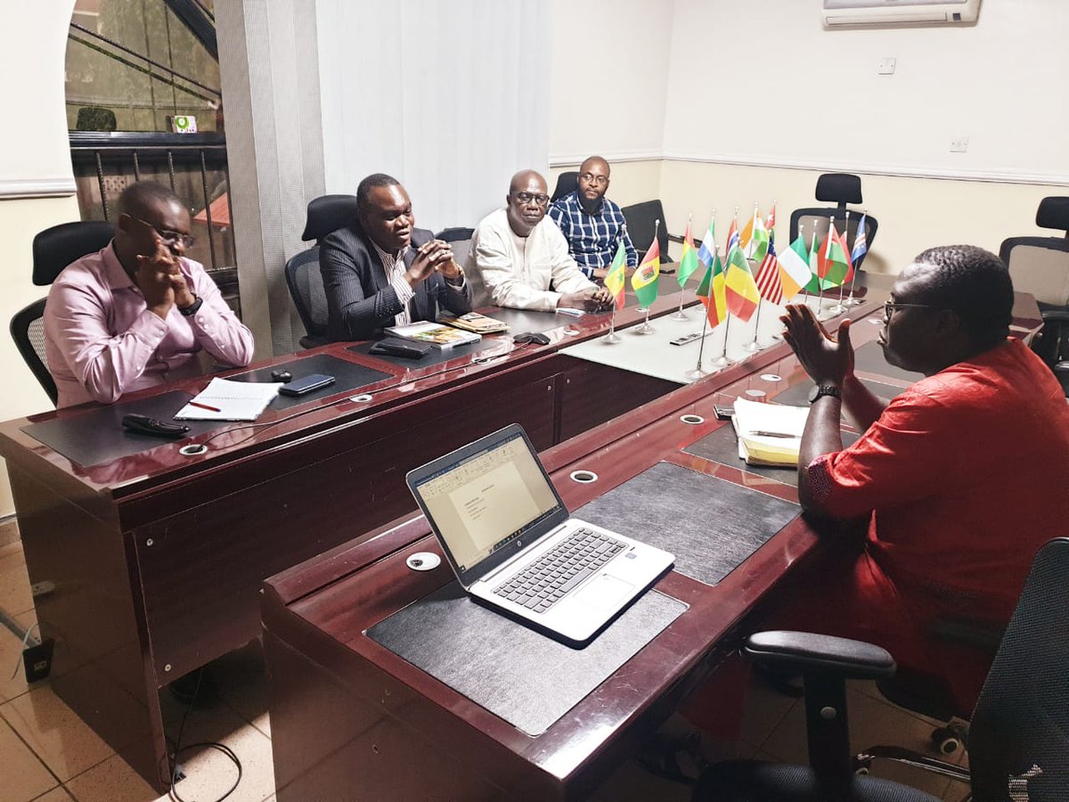 Ecowas_cdc's tweet photo. #Today at @Ecowas_cdc

Team led @vlokossou received Directors of @AFENETAfrica  @AfenetNigeria and @iressef delegation during a courtesy visit.

The opportunity was taken to discuss how to strengthen the region's capacity in FELTP, One Health and Research among other topics. https://t.co/efceBfNfVu