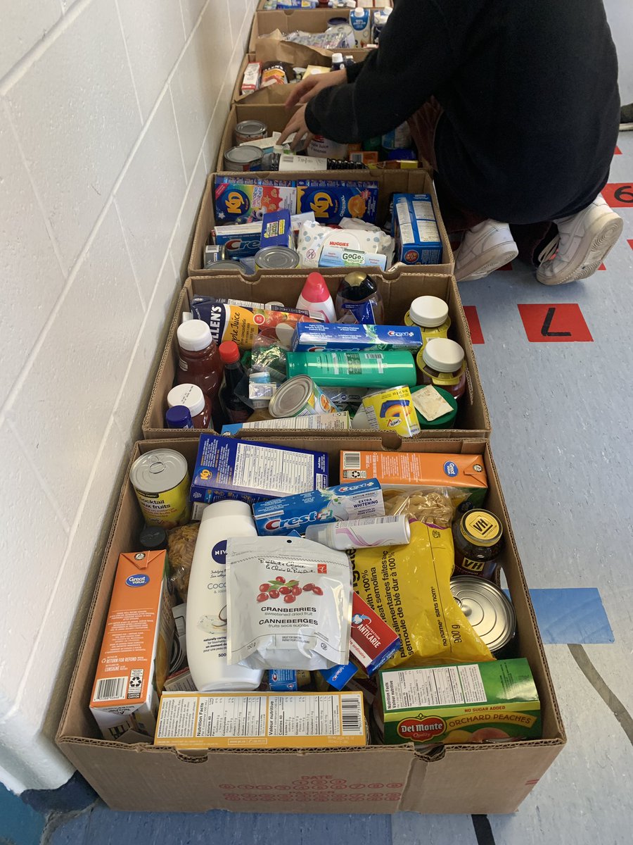 dpapalia2's tweet photo. Thank you to all the @clewrdsb Dolphins who have brought in food for the food drive! Two more days to contribute! #dolphinscare #wrdsb #socialjusticegroup https://t.co/rRhCvJNLRW
