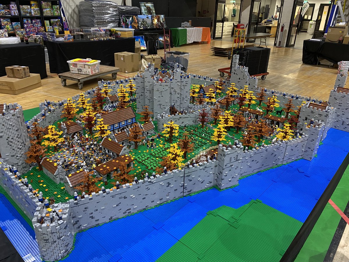 999Bricks's tweet image. Trim Castle in all its glory - brick by brick