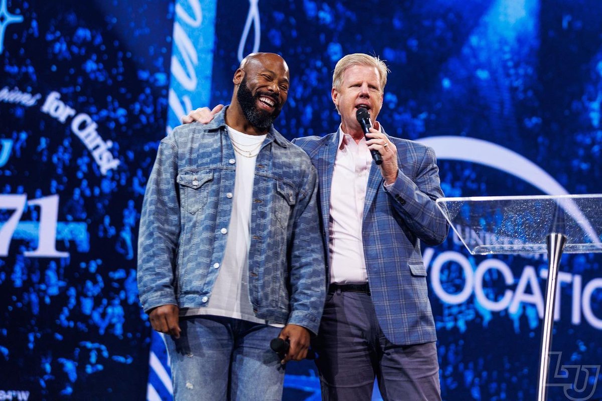 LibertyU's tweet photo. We loved worshipping with our Liberty family — past and present — during #LUConvo! Thank you to LU mom, author, and Bible teacher @PriscillaShirer for joining us and sharing God’s Word this morning.🙌
Read more: https://t.co/Pwmd2BiCSV
#LUHC22 #LibertyUniversity https://t.co/Cx5pmQsUXB